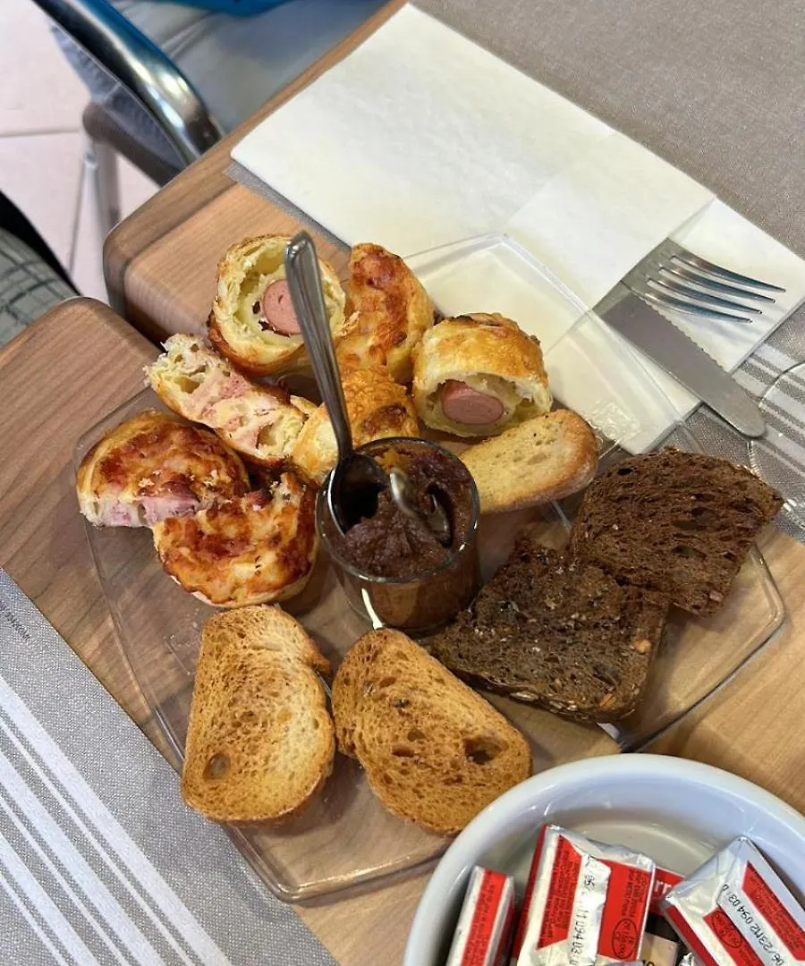 Harbers Zonvakanties Chalets Met Airco Camping Lei Suves Roquebrune Sur Argens 로크부른수르알젠스