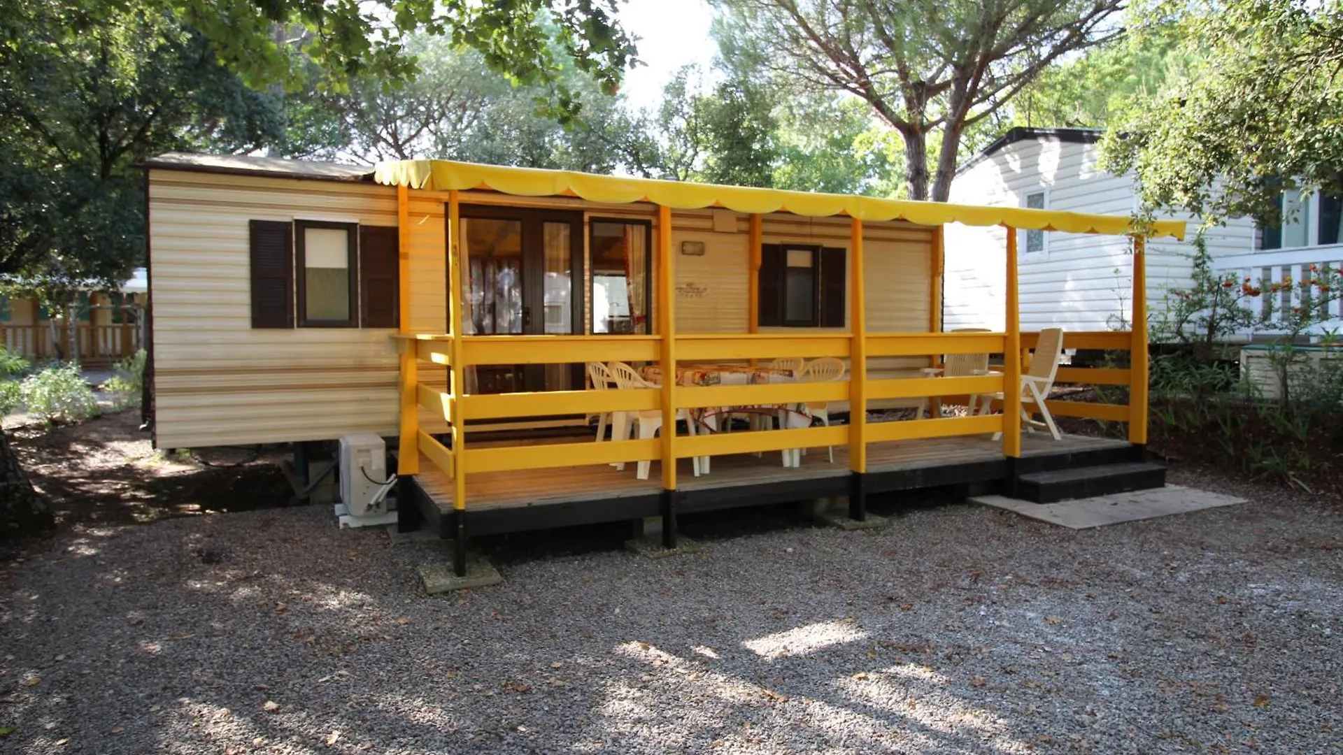 Harbers Zonvakanties Chalets Met Airco Camping Lei Suves Roquebrune Sur Argens